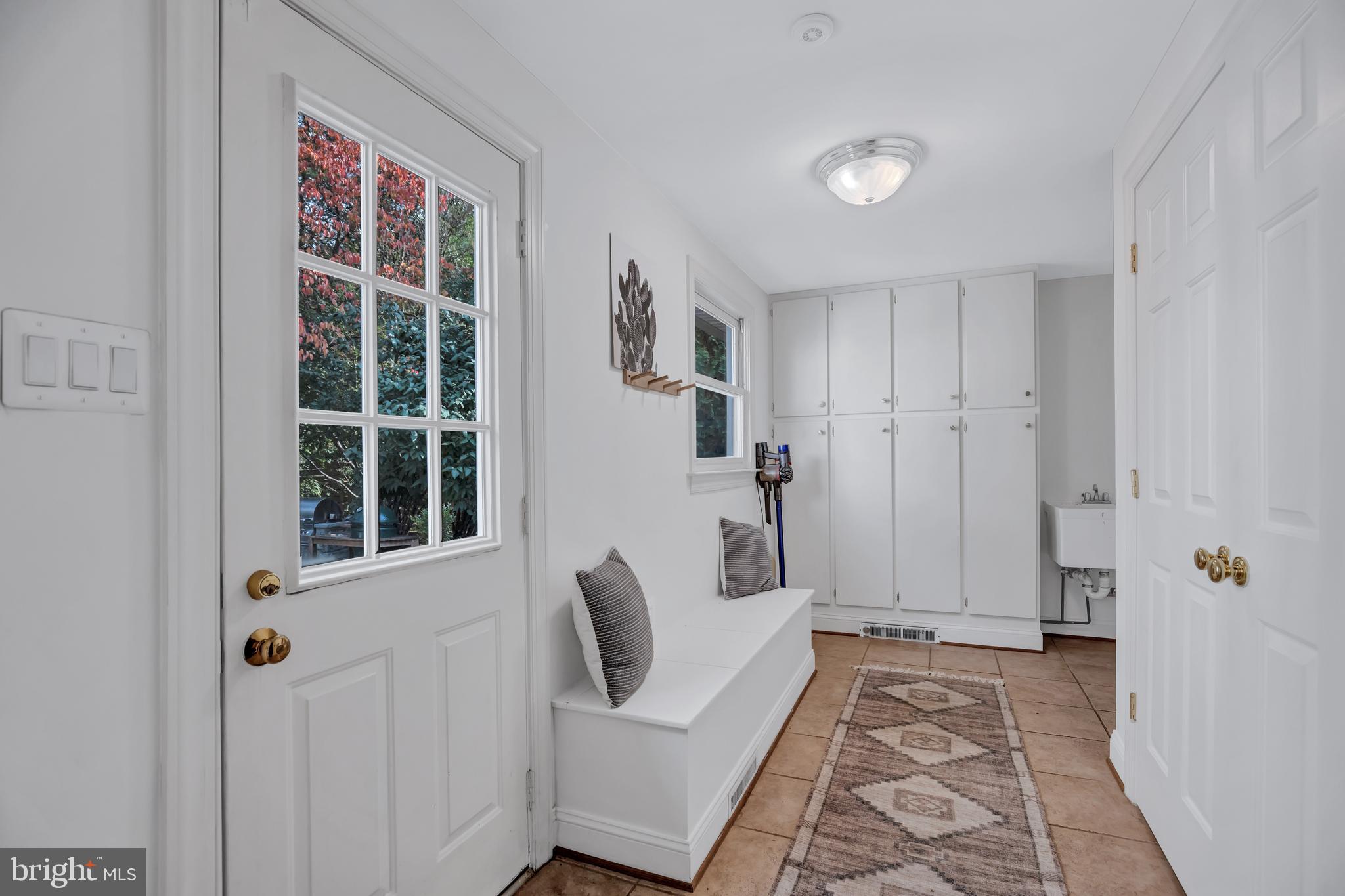 11027 EARLSGATE LANE