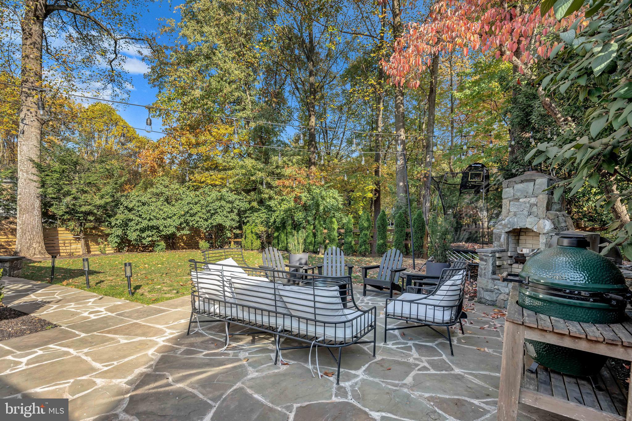 11027 EARLSGATE LANE