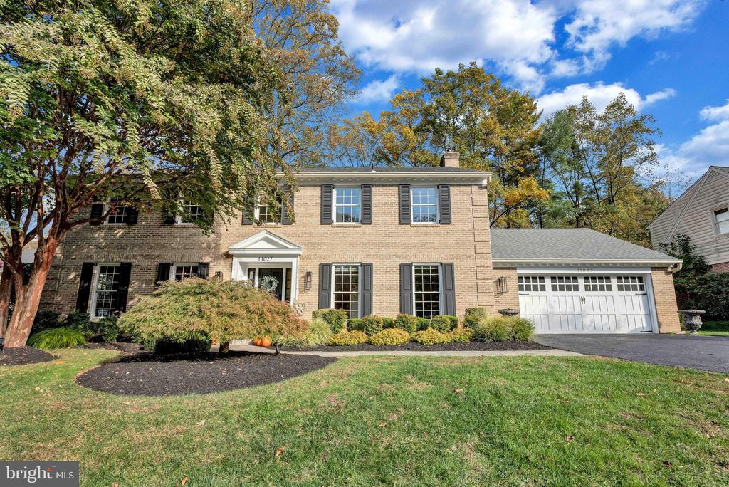 11027 EARLSGATE LANE
