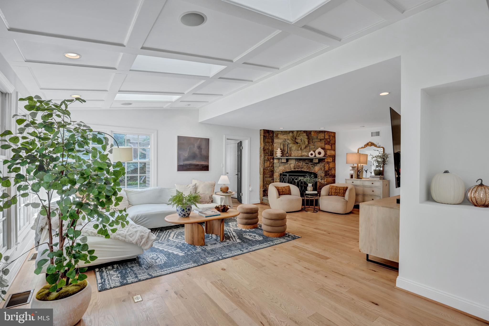 11027 EARLSGATE LANE