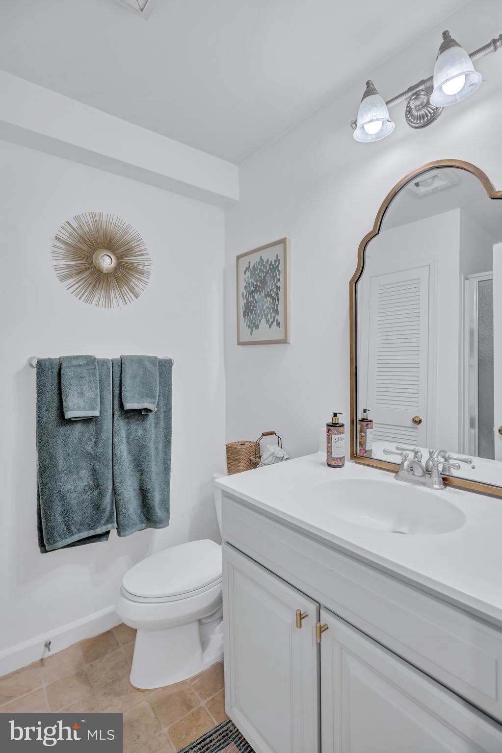 11027 EARLSGATE LANE