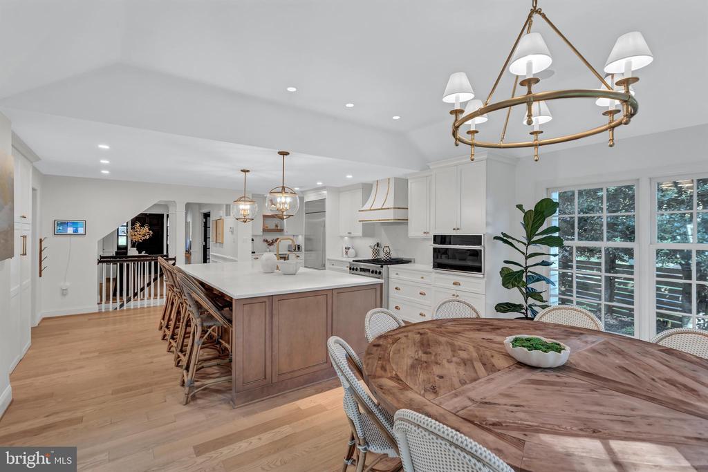 11027 EARLSGATE LANE