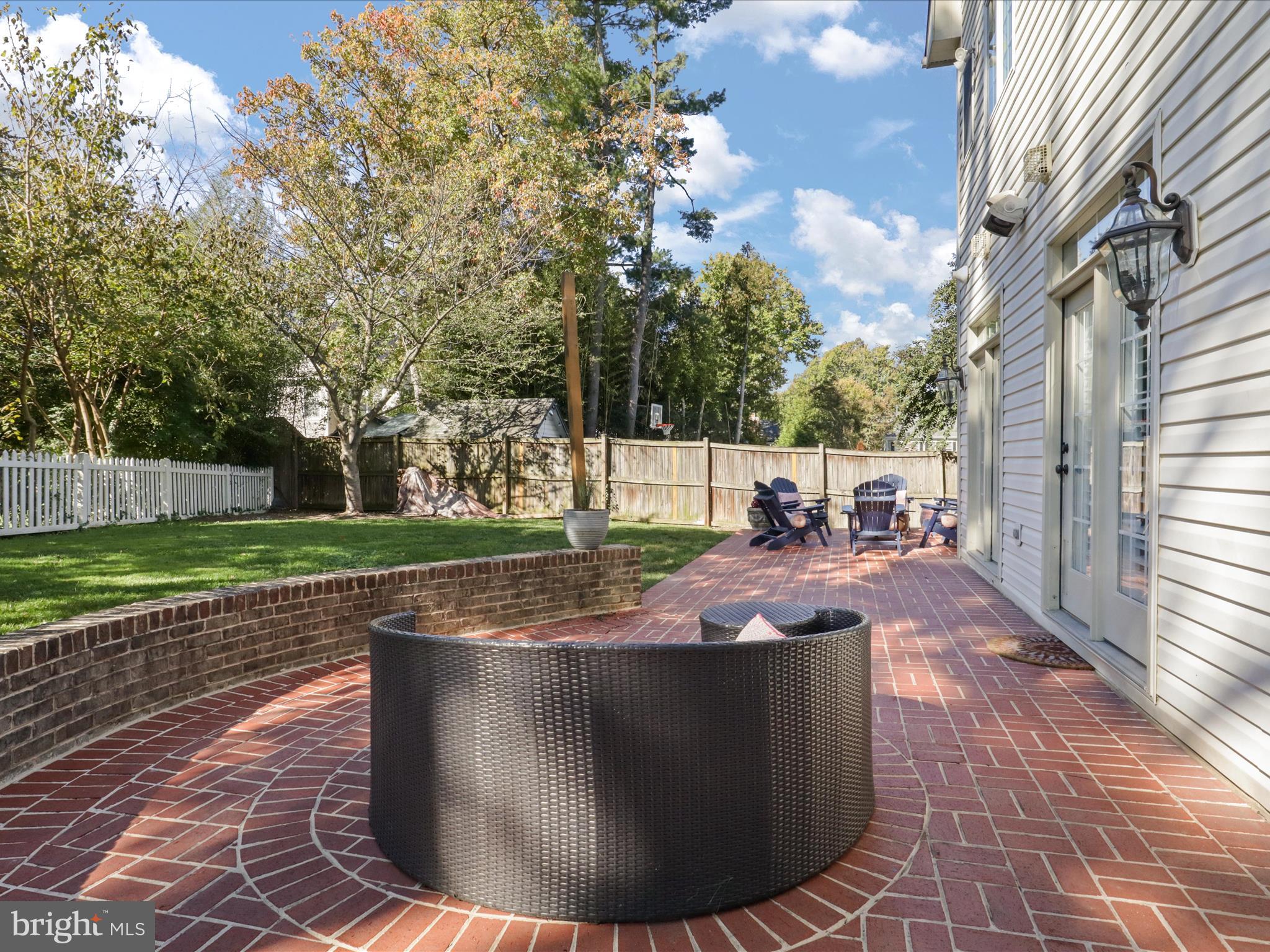 4302 COLCHESTER DRIVE