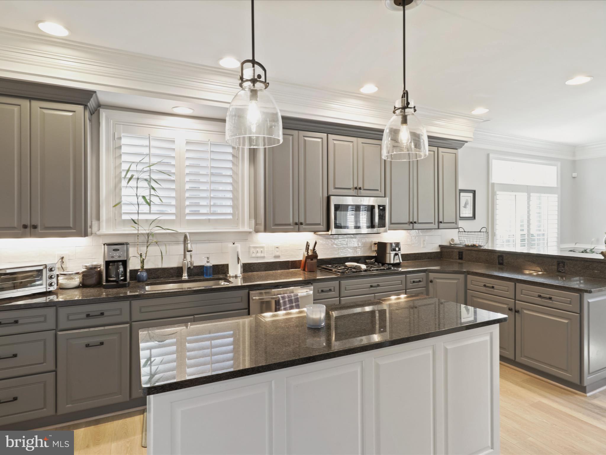 4302 COLCHESTER DRIVE