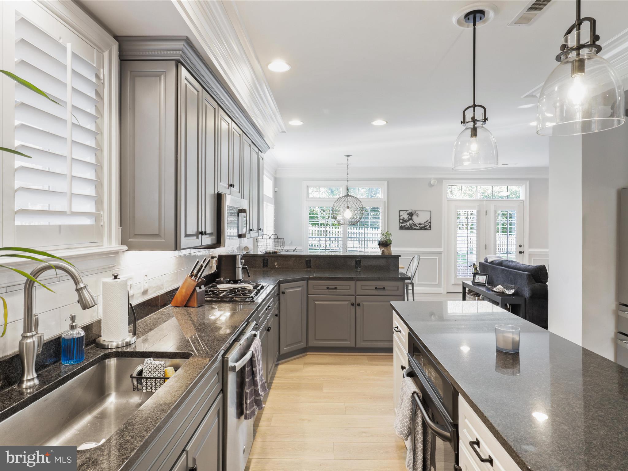 4302 COLCHESTER DRIVE