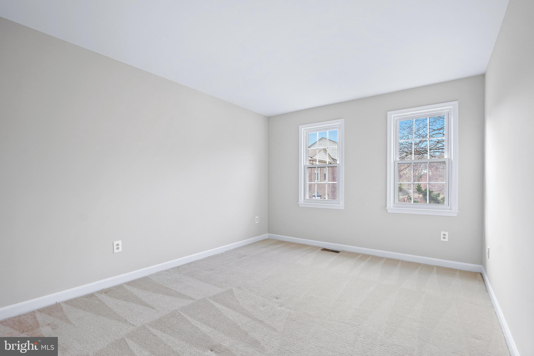 5808 TUDOR LANE