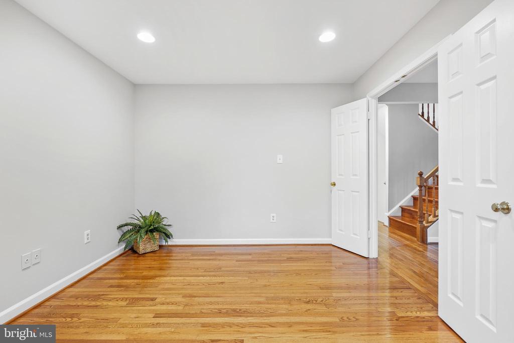 5808 TUDOR LANE
