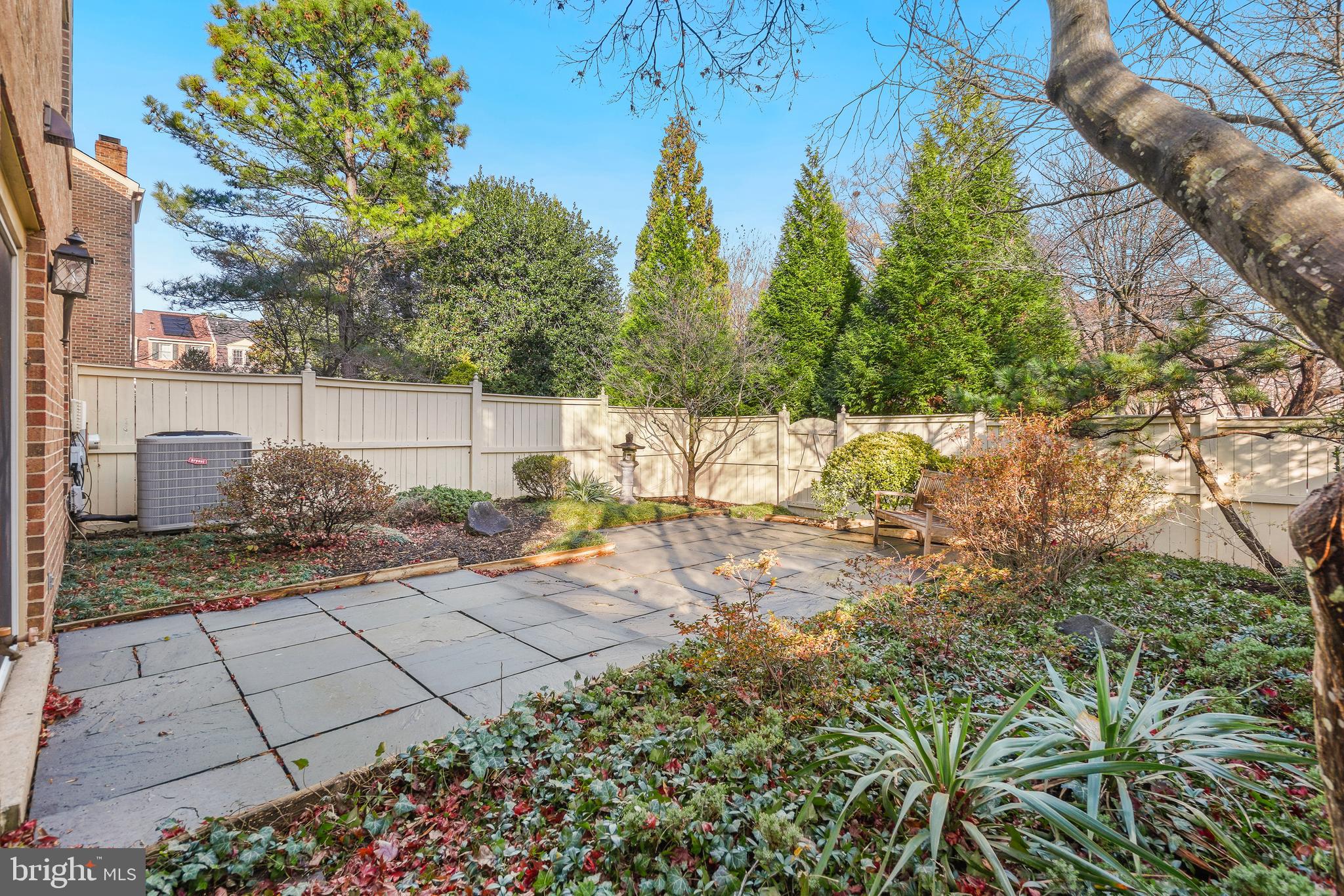 5808 TUDOR LANE