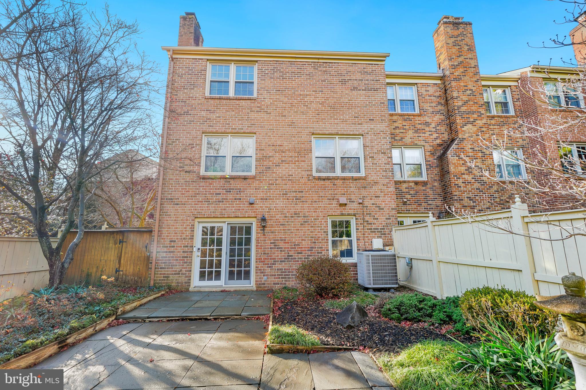 5808 TUDOR LANE
