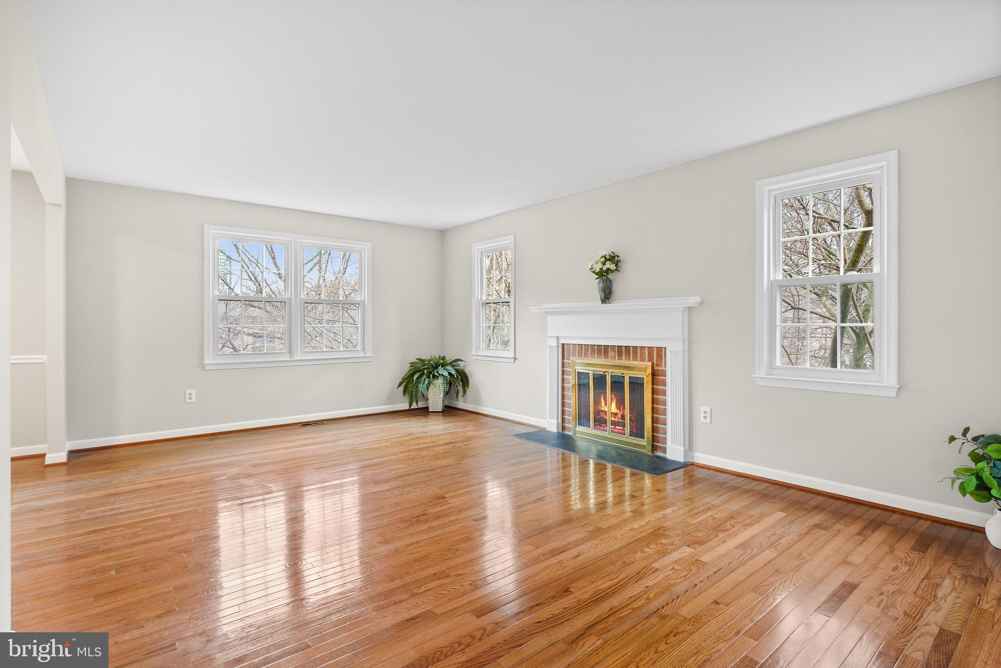 5808 TUDOR LANE