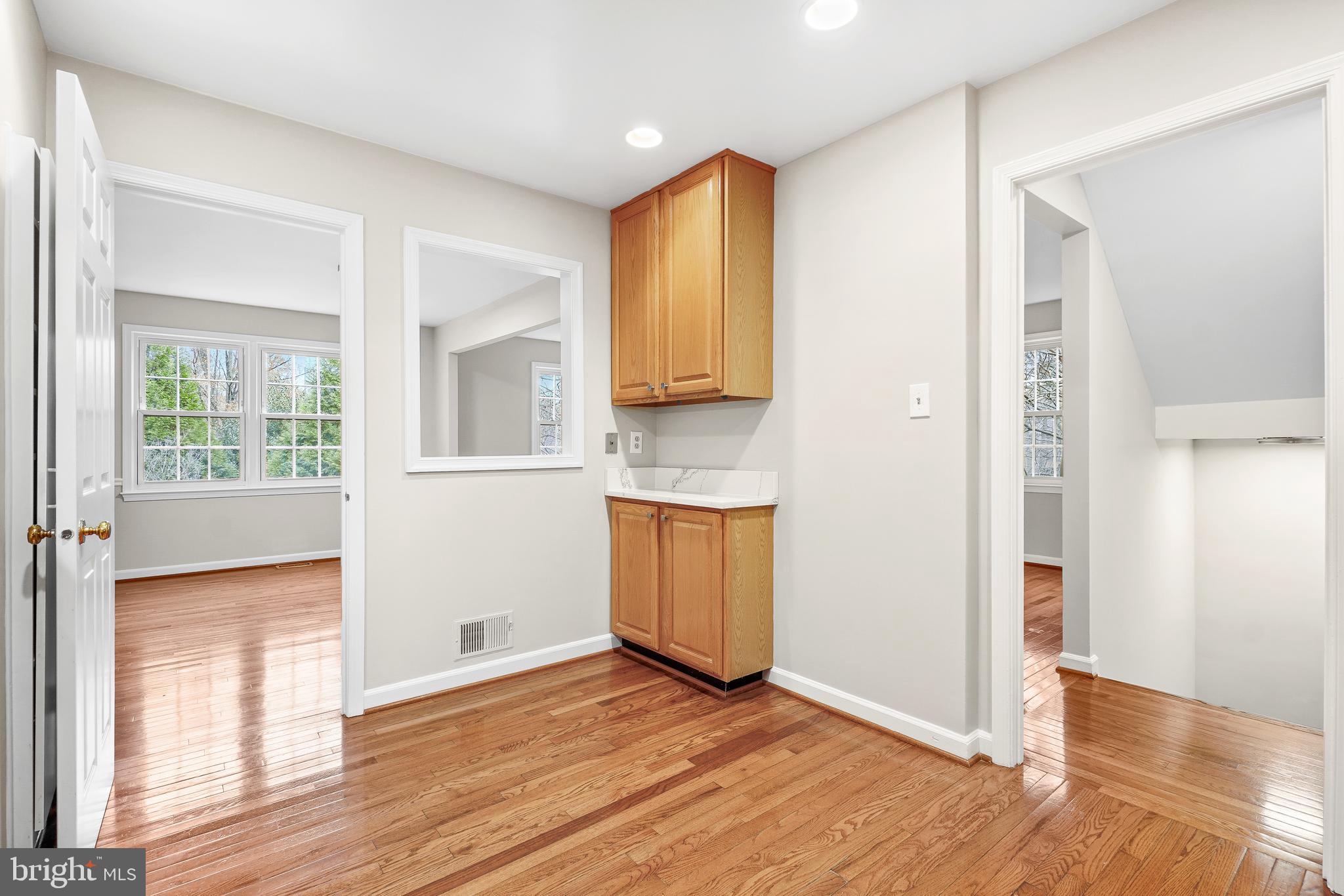 5808 TUDOR LANE