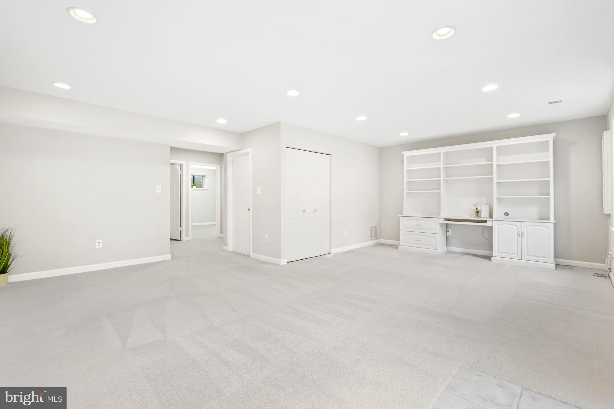 5808 TUDOR LANE