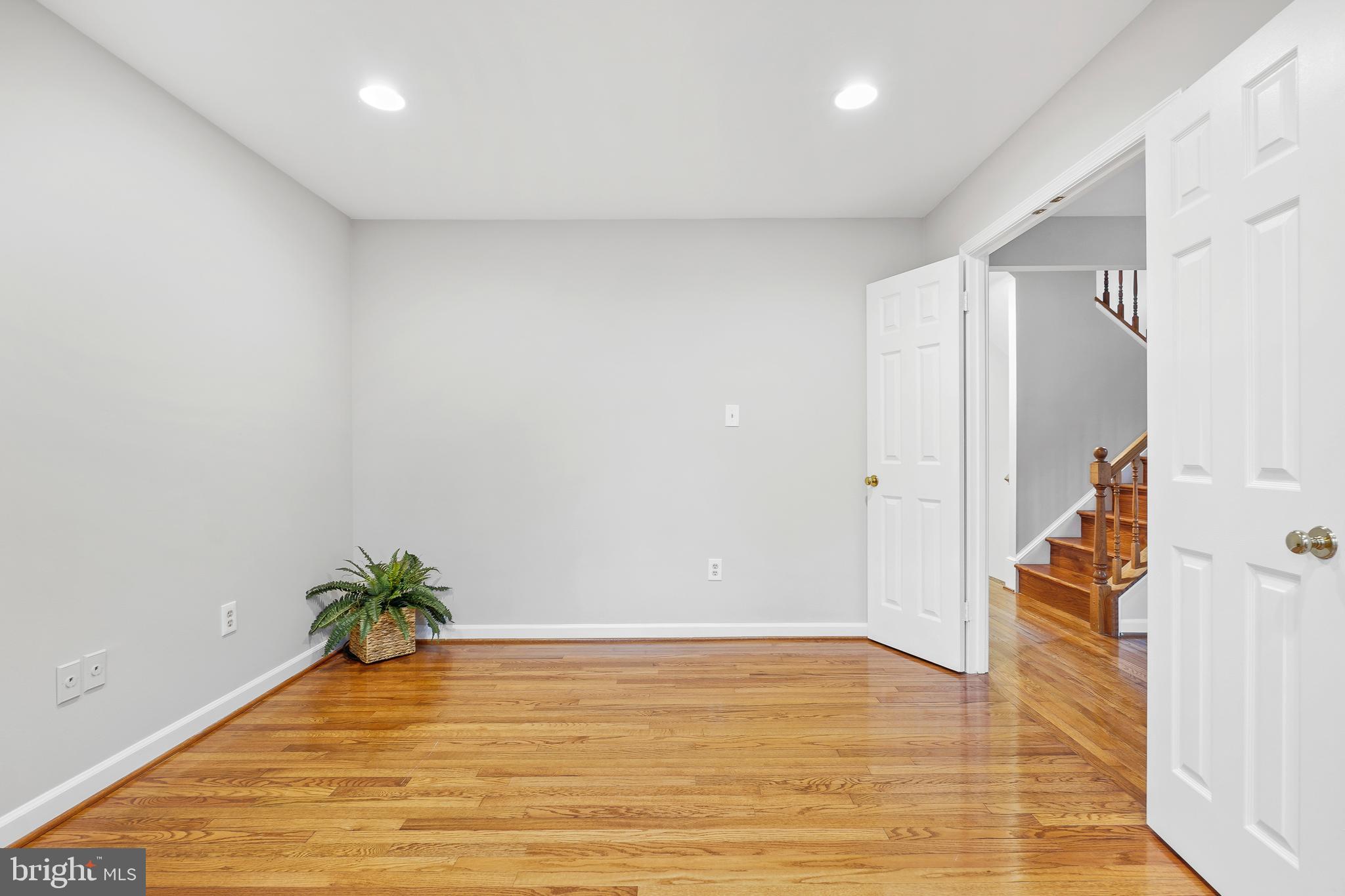 5808 TUDOR LANE