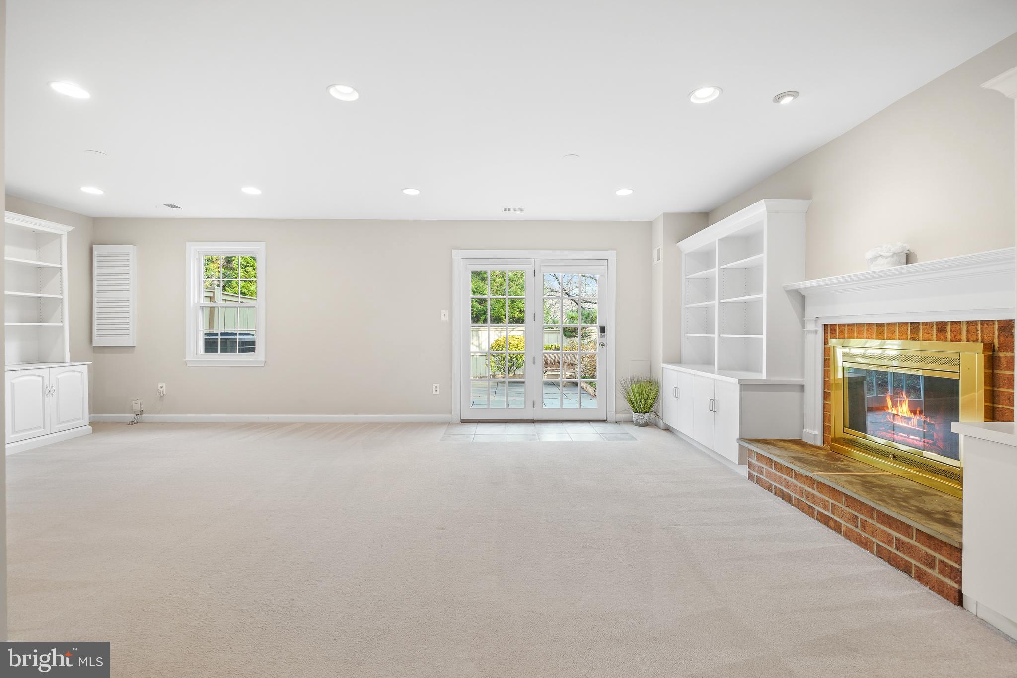 5808 TUDOR LANE