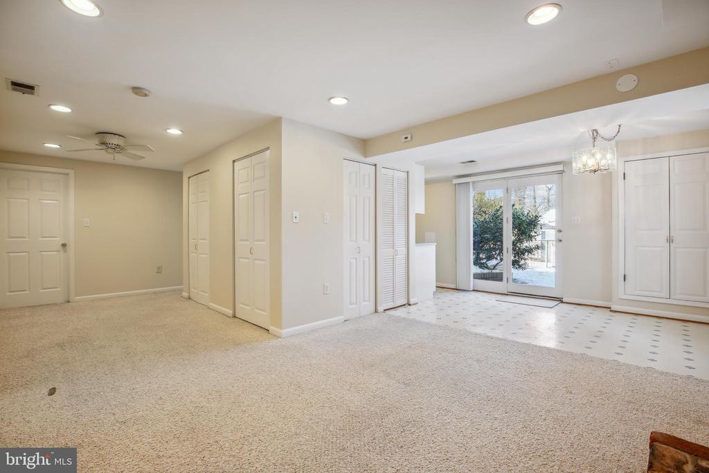 916 W NOLCREST DRIVE