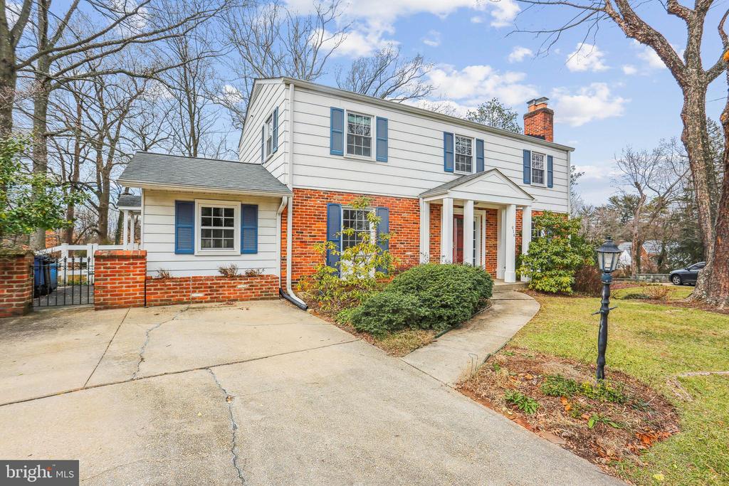 916 W NOLCREST DRIVE