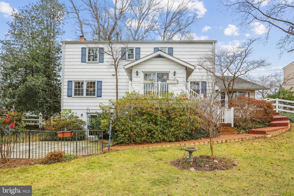 916 W NOLCREST DRIVE
