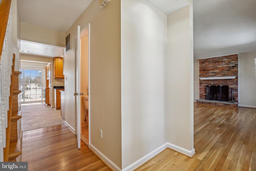 916 W NOLCREST DRIVE