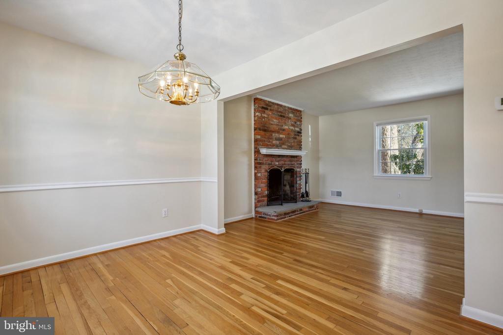 916 W NOLCREST DRIVE