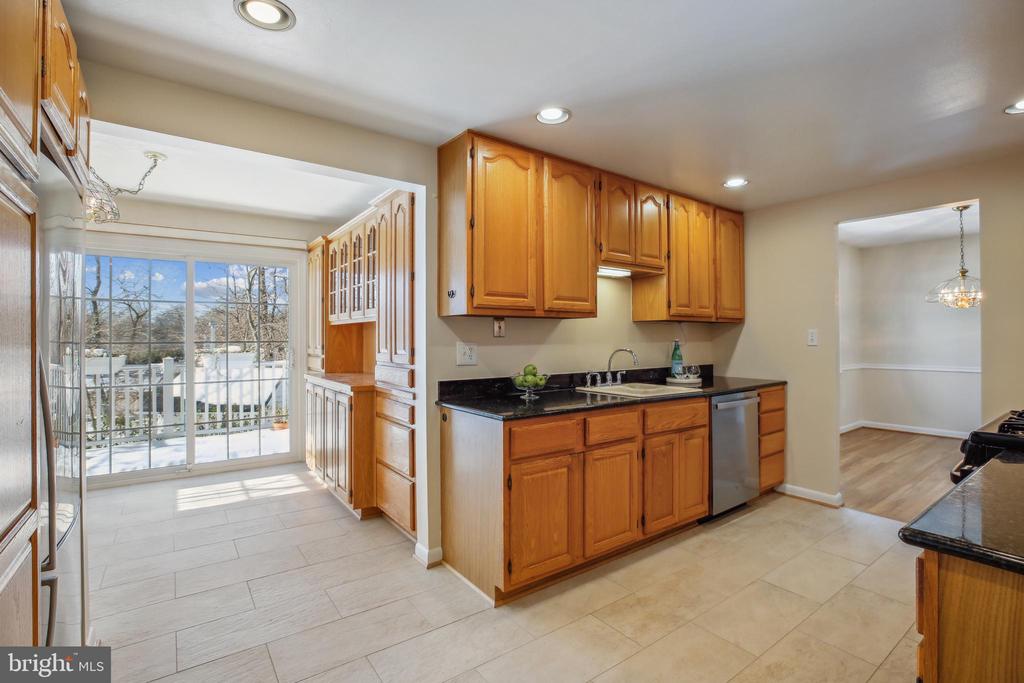 916 W NOLCREST DRIVE