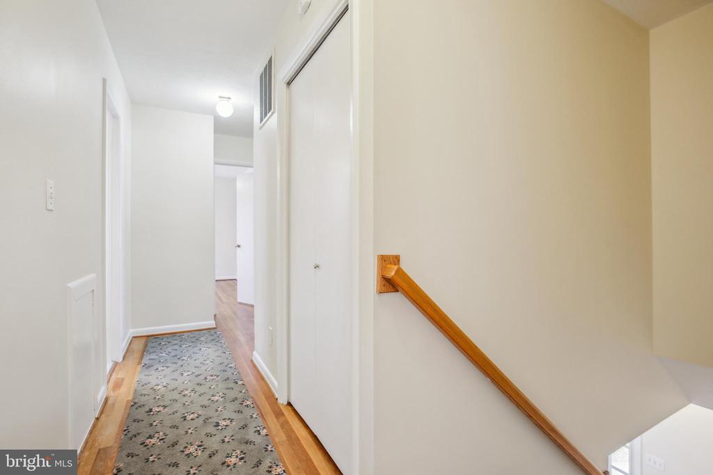 916 W NOLCREST DRIVE