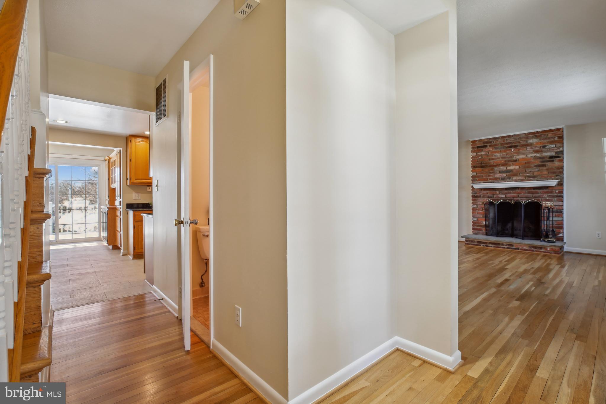 916 W NOLCREST DRIVE