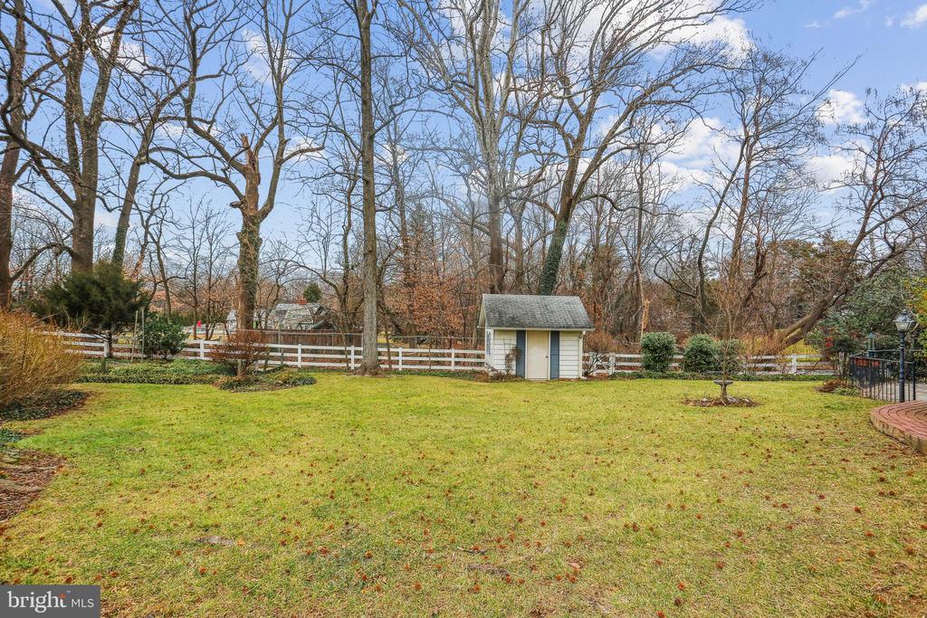 916 W NOLCREST DRIVE