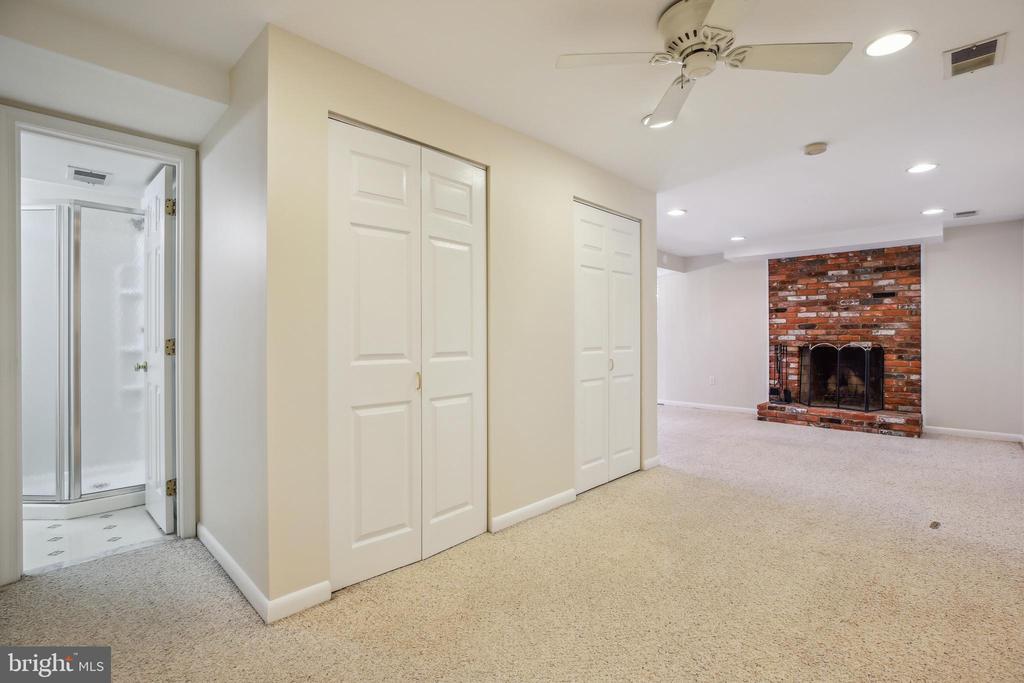 916 W NOLCREST DRIVE