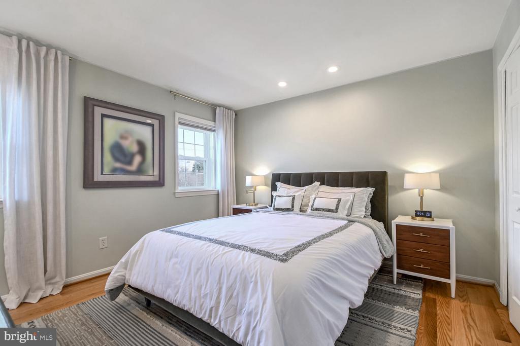 5048 BRADLEY BOULEVARD 5