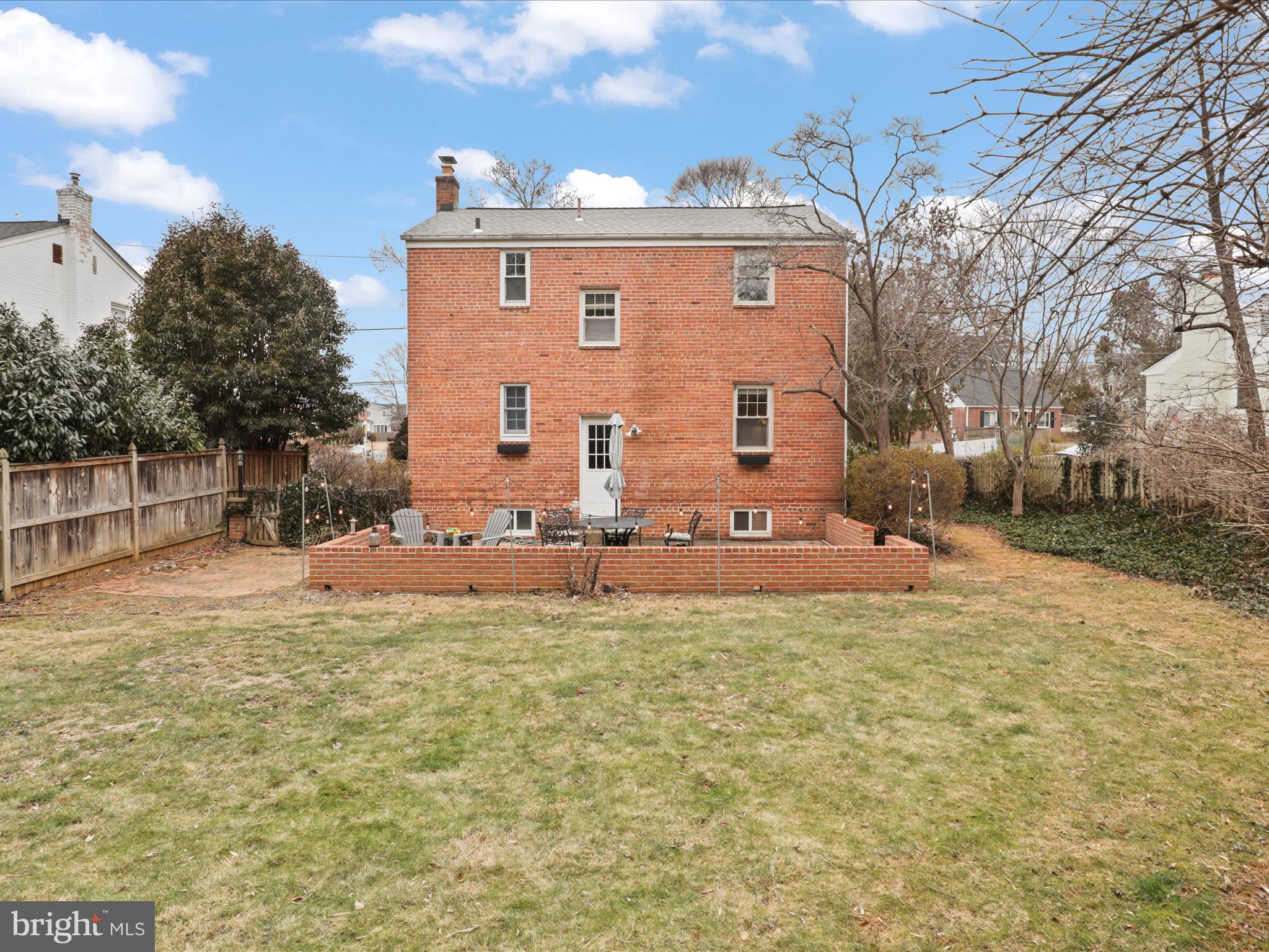 4312 MATTHEWS LANE