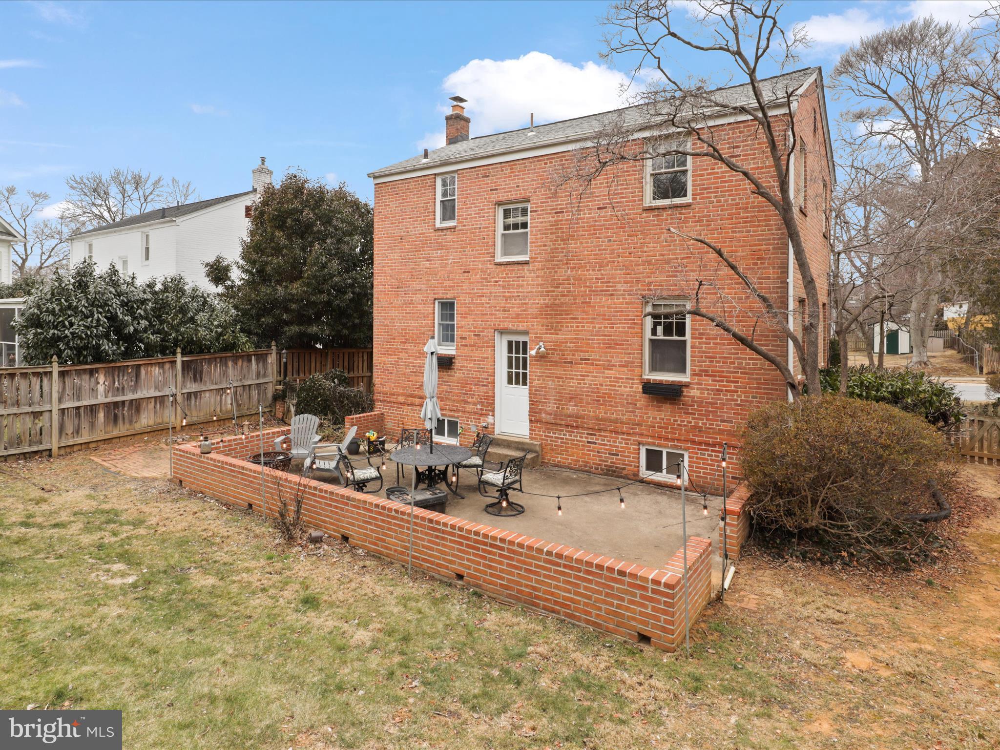 4312 MATTHEWS LANE