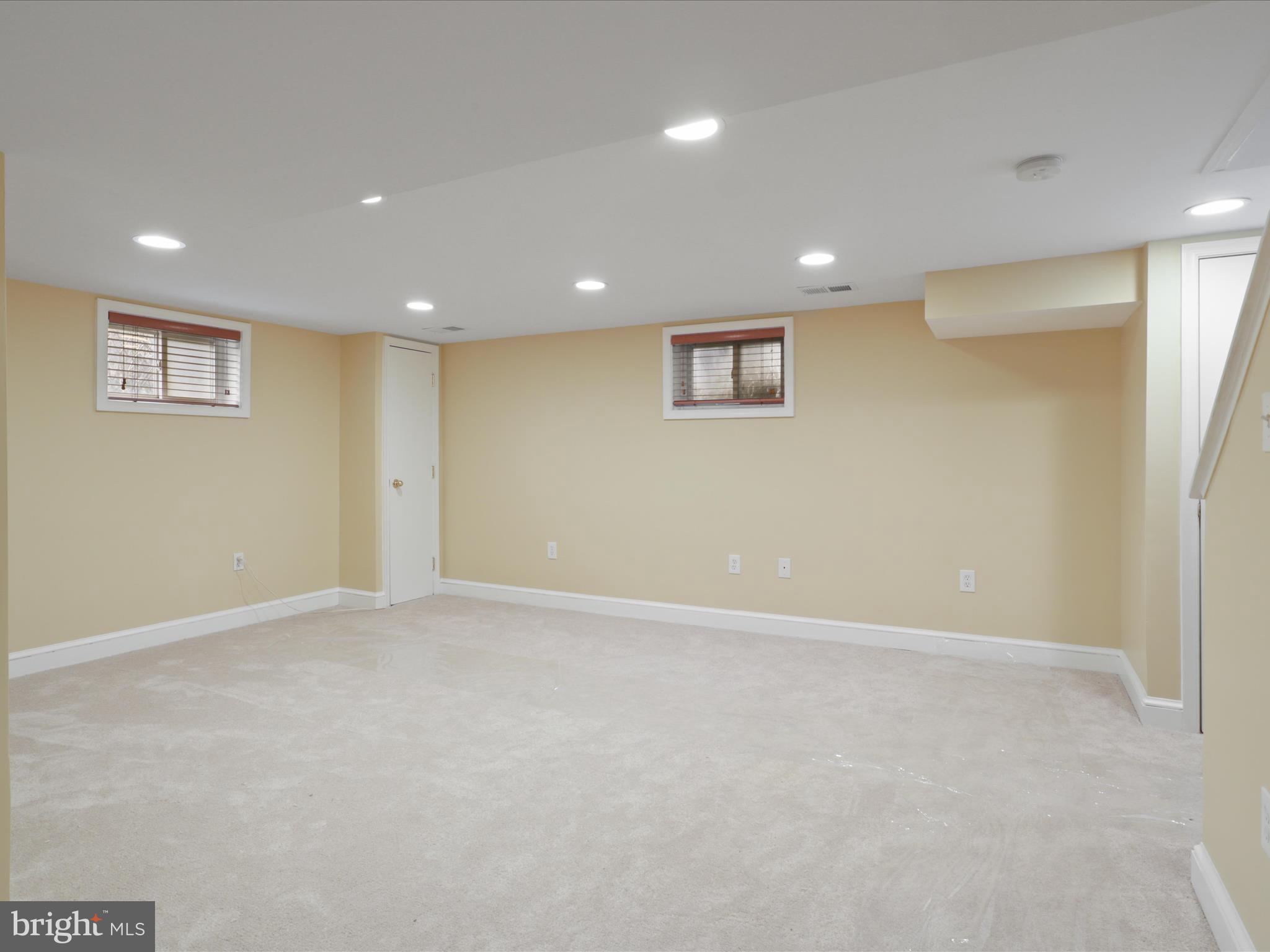 4312 MATTHEWS LANE