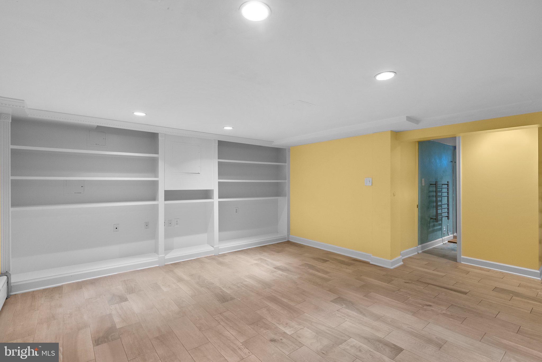 3808 RAYMOND STREET