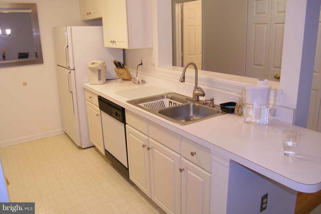 10021 VANDERBILT CIRCLE APT 7