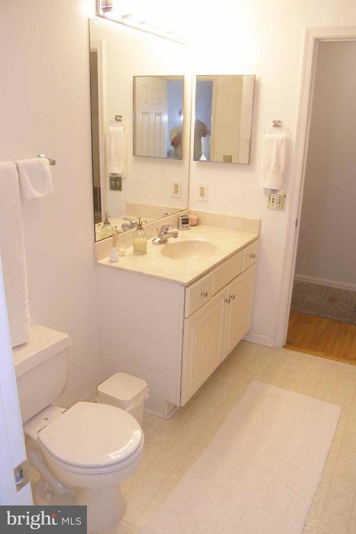 10021 VANDERBILT CIRCLE APT 7