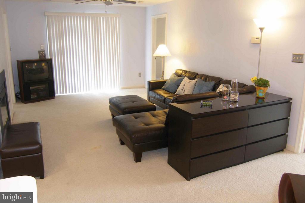 10021 VANDERBILT CIRCLE APT 7