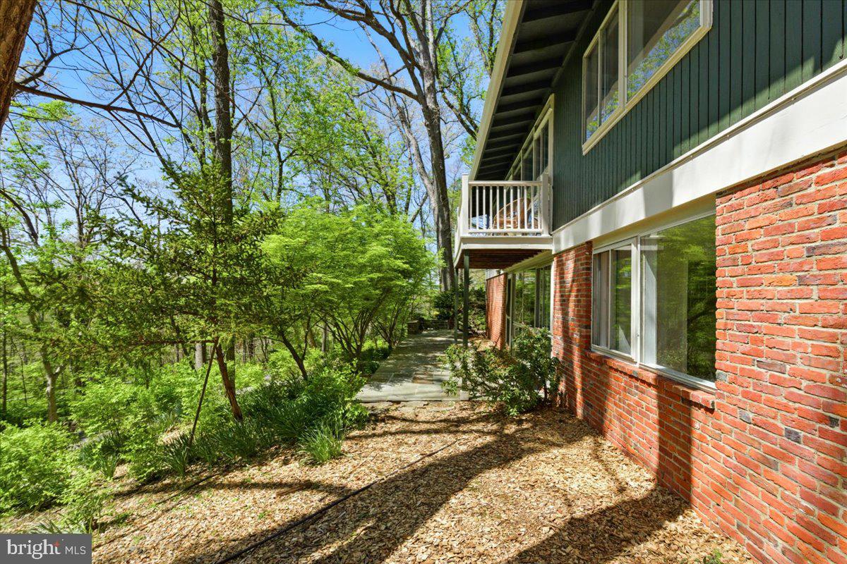 7211 MACARTHUR BOULEVARD