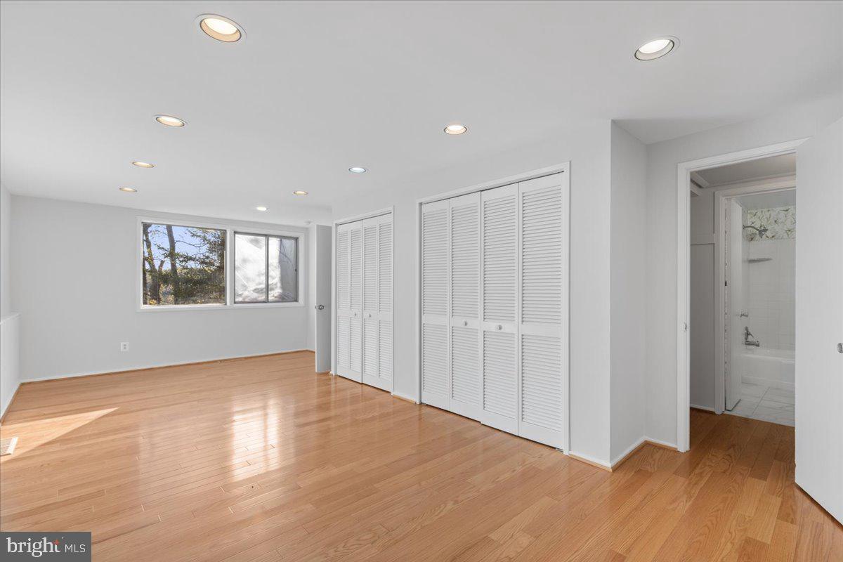 7211 MACARTHUR BOULEVARD