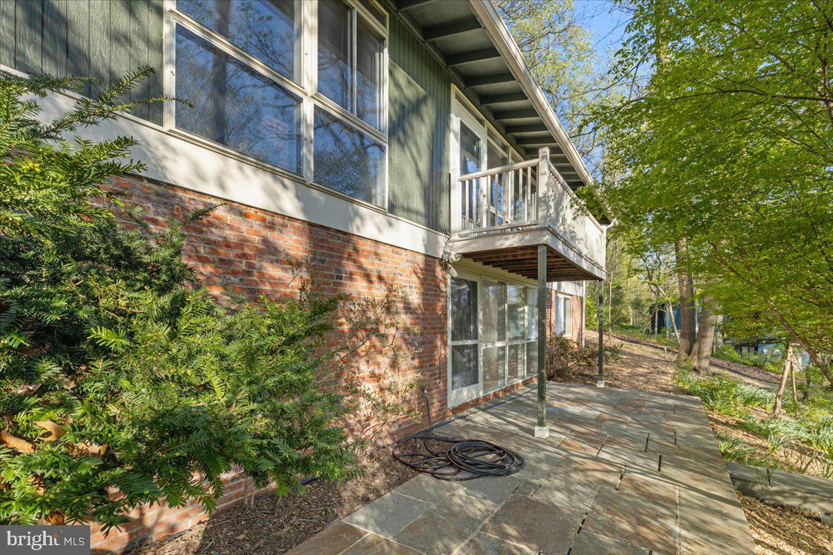 7211 MACARTHUR BOULEVARD