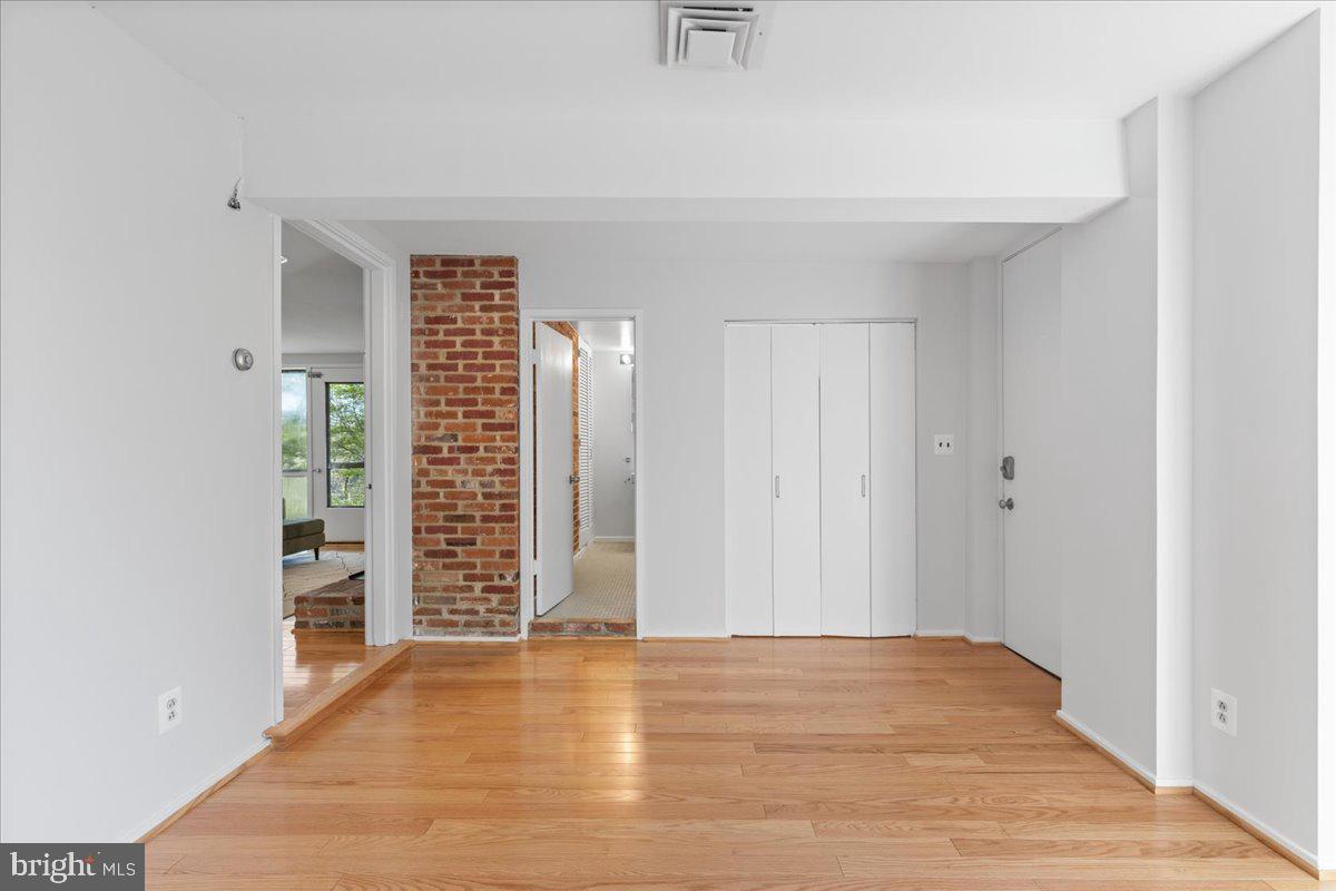7211 MACARTHUR BOULEVARD