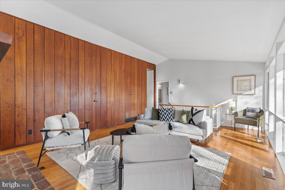 7211 MACARTHUR BOULEVARD