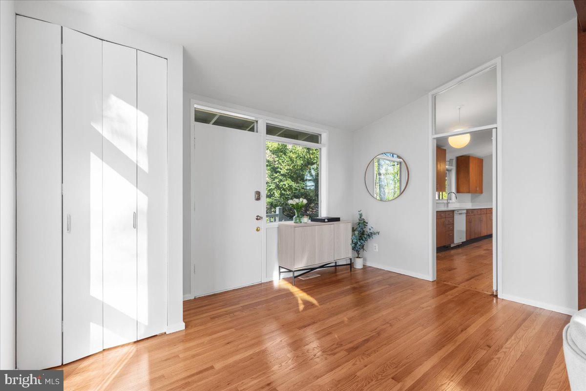 7211 MACARTHUR BOULEVARD