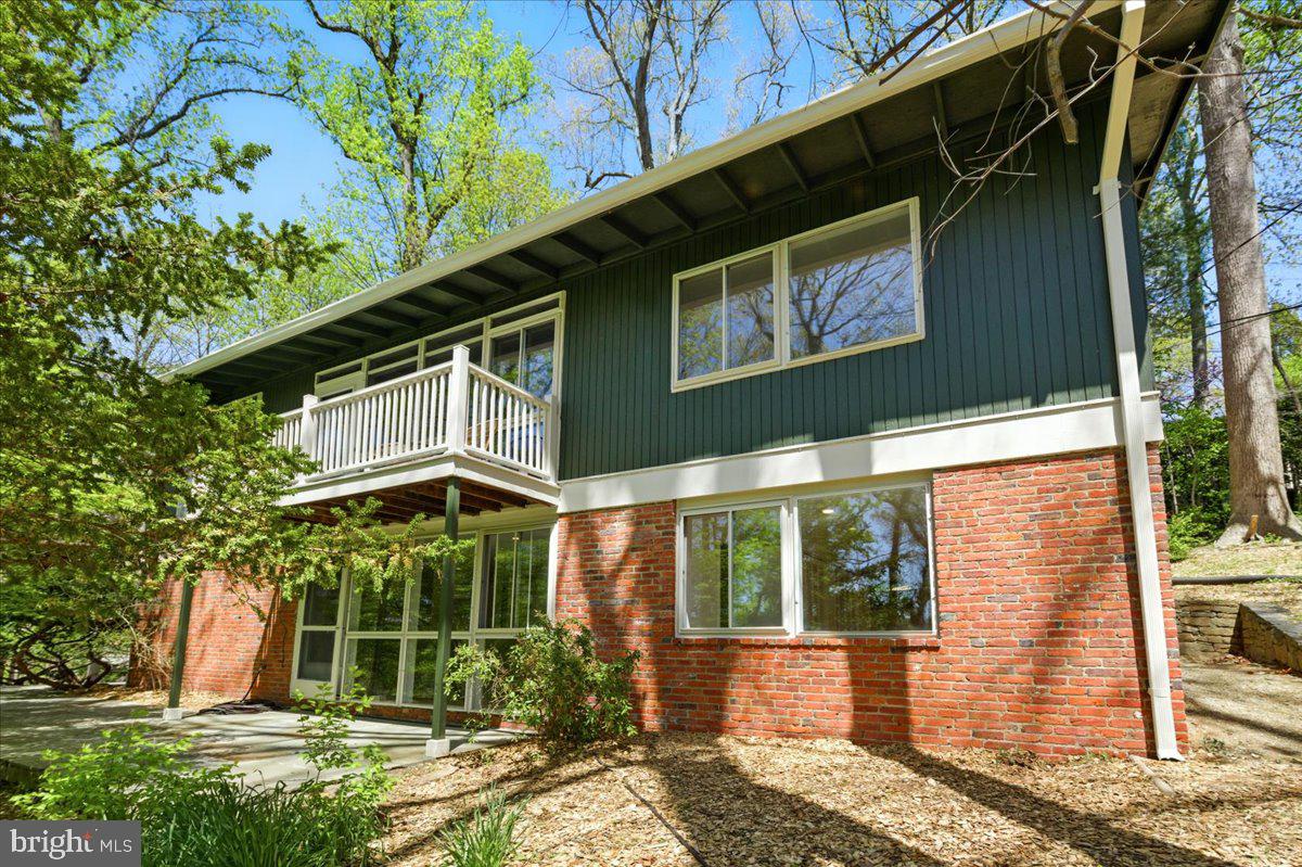 7211 MACARTHUR BOULEVARD