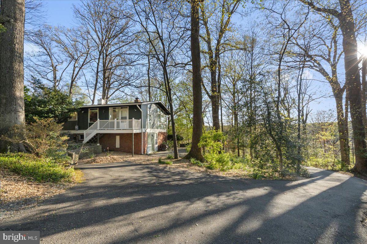 7211 MACARTHUR BOULEVARD