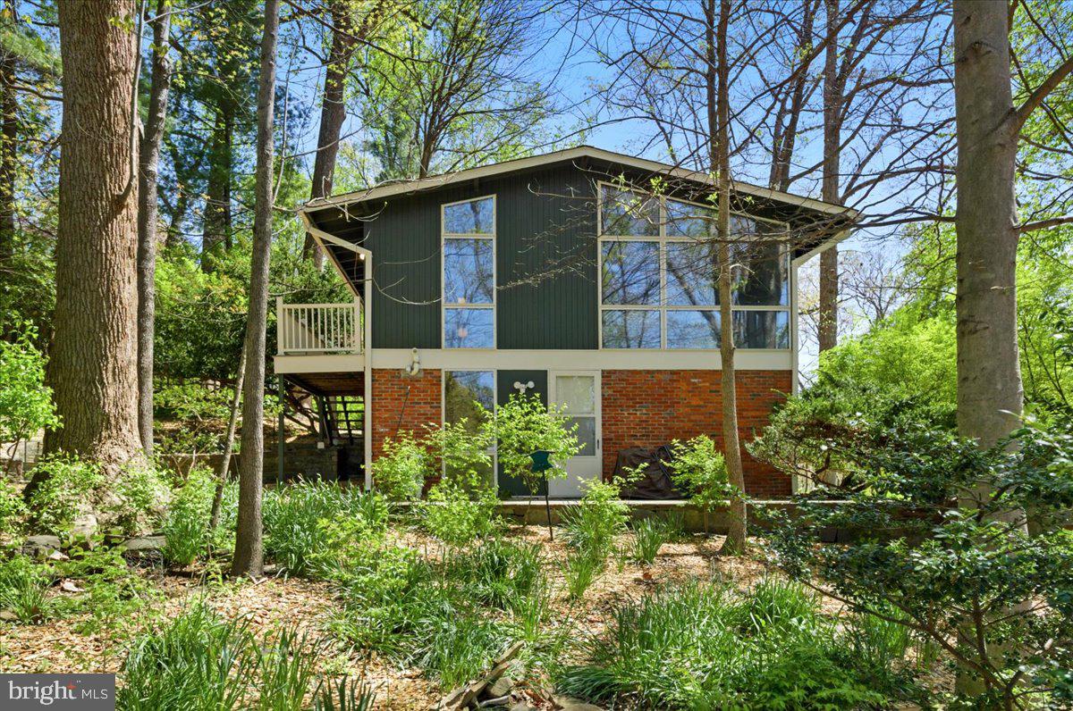 7211 MACARTHUR BOULEVARD
