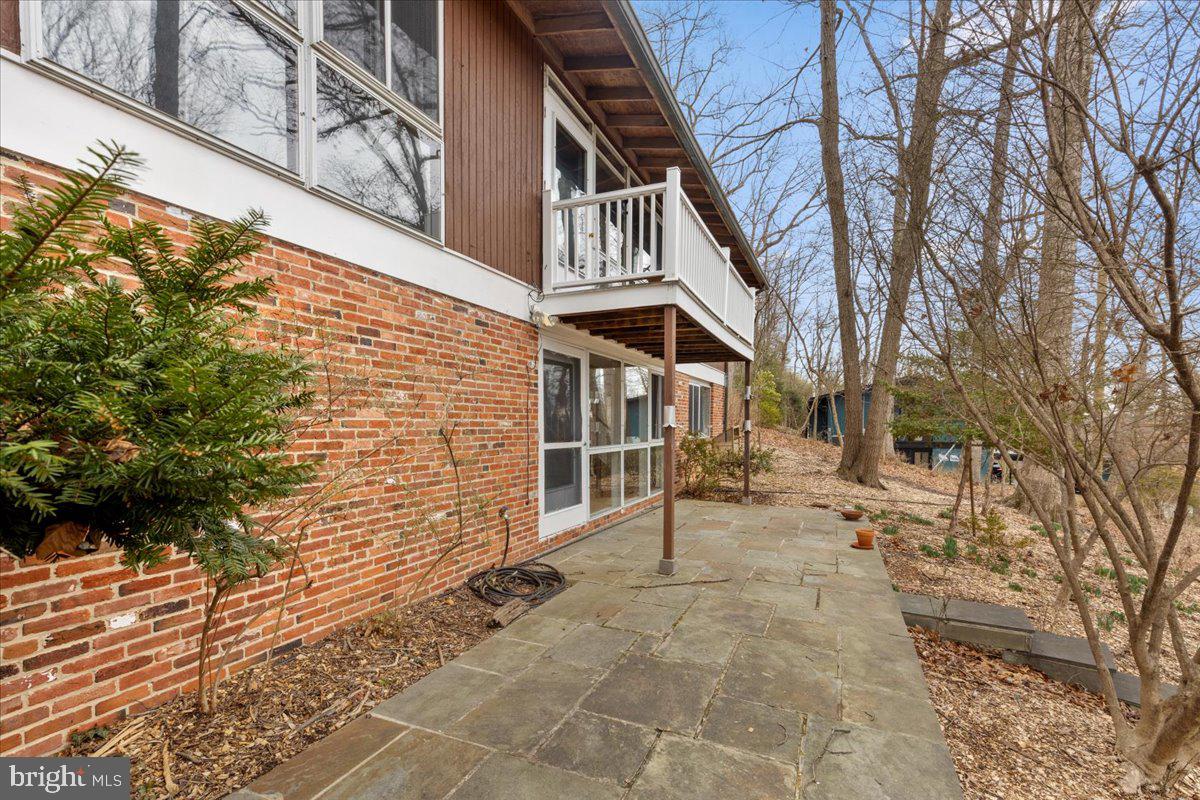 7211 MACARTHUR BOULEVARD