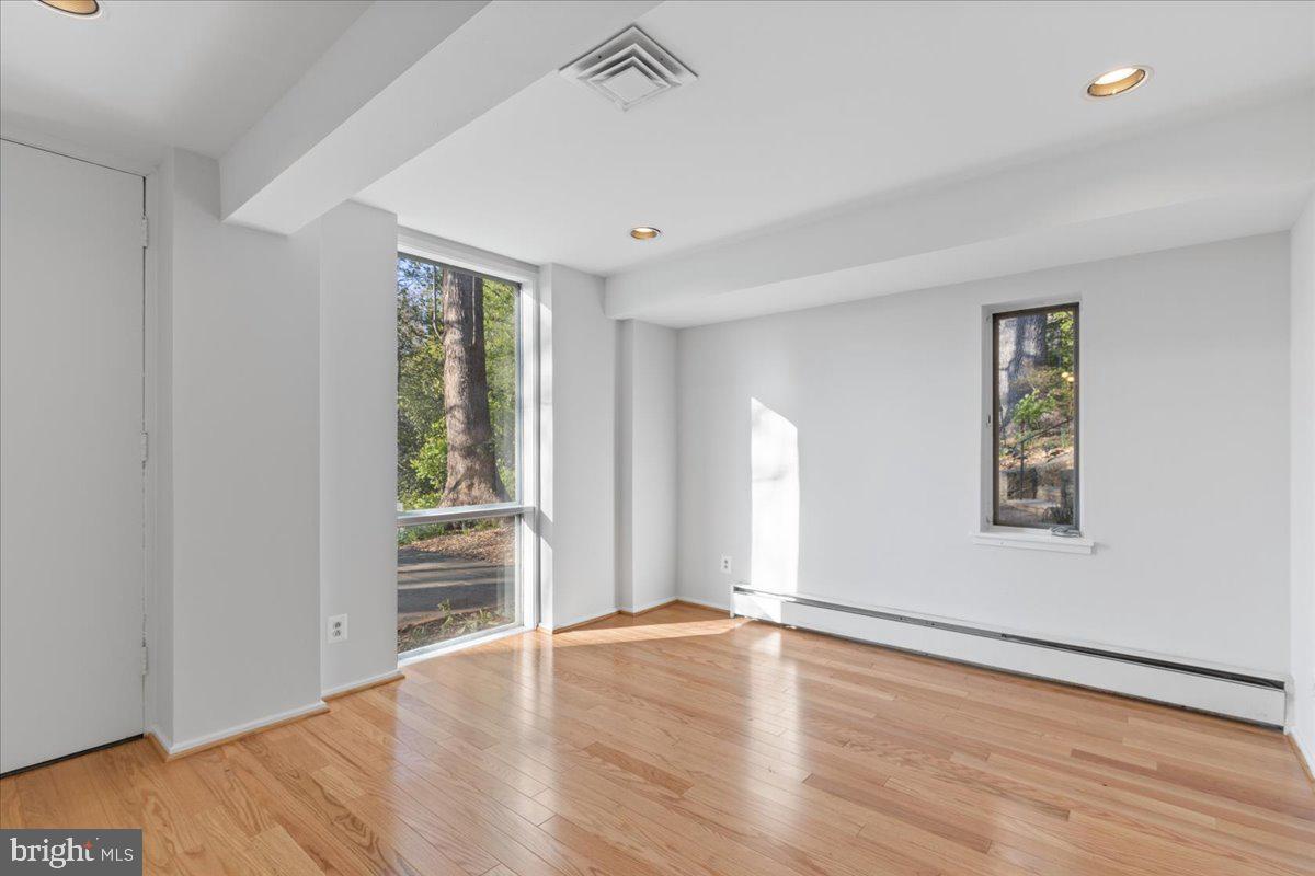 7211 MACARTHUR BOULEVARD