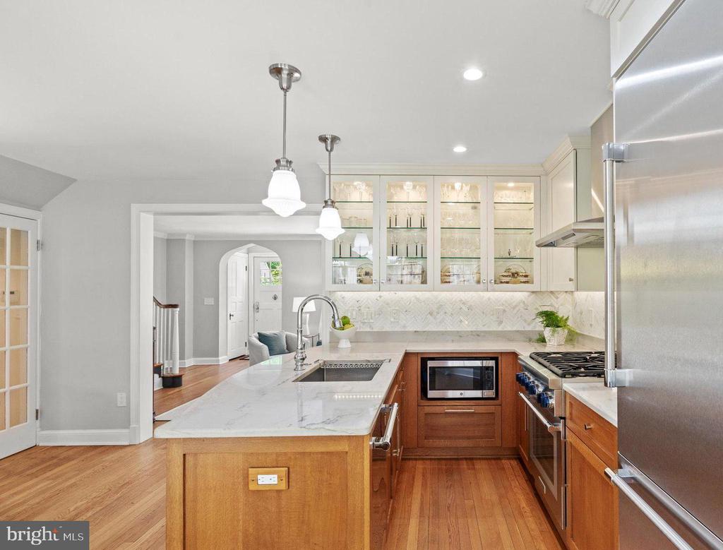 7616 LYNN DRIVE