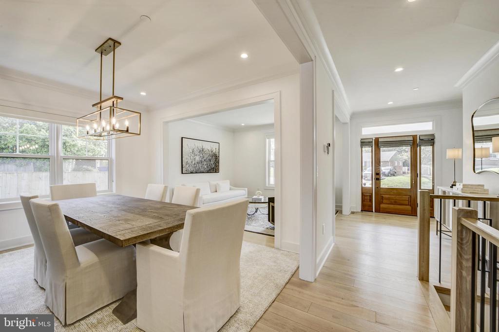10024 SINNOTT DRIVE