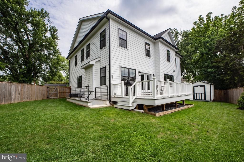 10024 SINNOTT DRIVE